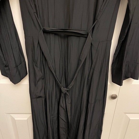 Aritzia Babaton Kahlo Robe - Picture 6 of 7